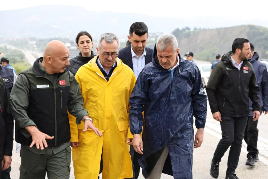 Hatay Büyükşehir Belediye Başkanı Mehmet Öntürk: “Tüm İmkânlarımızla Hemşehrilerimizin Yanındayız”