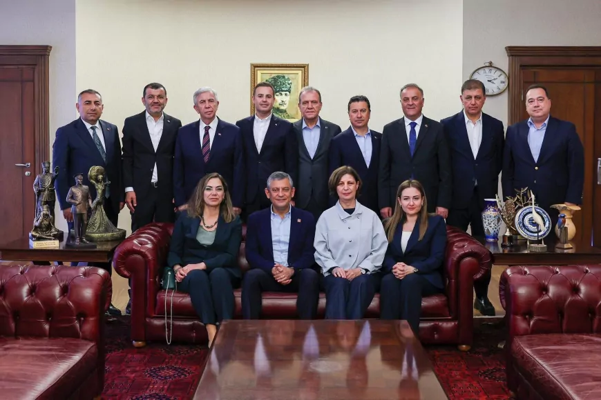 CHP’li Büyükşehir Belediye Başkanları: “Olağanüstü kurultay en geç 45 gün içinde toplanmalı”