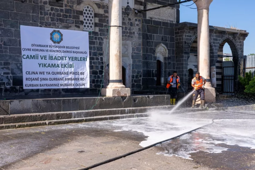 Diyarbakır Büyükşehir Belediyesi Kurban Bayramı Öncesi Camilerde Kapsamlı Temizlik Çalışması Başlattı