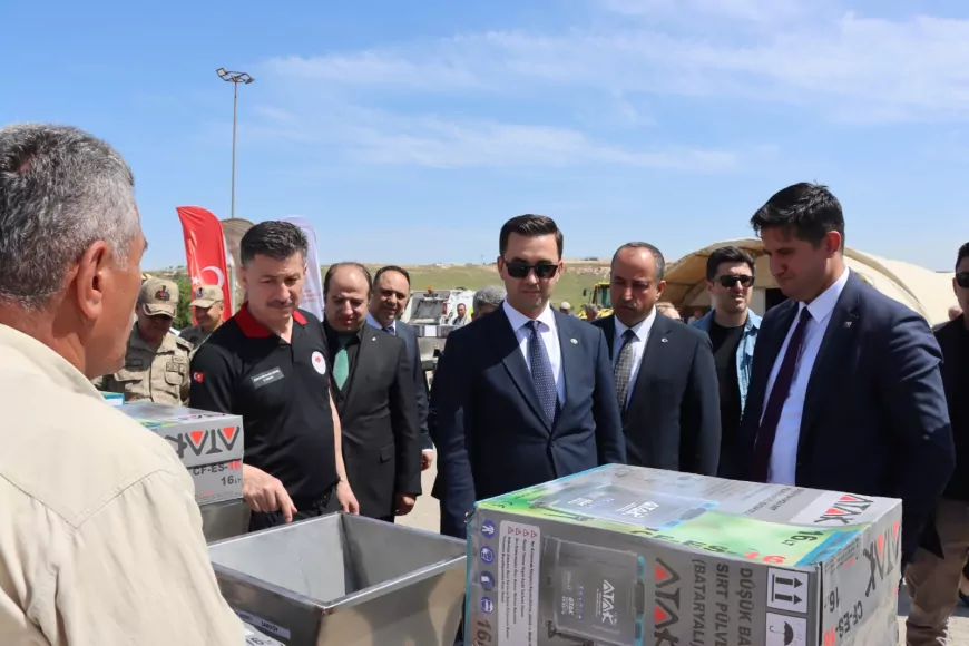 Mardin Büyükşehir Belediyesi 10 İlçede Üzüm Üreticilerine Ekipman ve Telli Terbiye Sistemi Desteği Sağladı