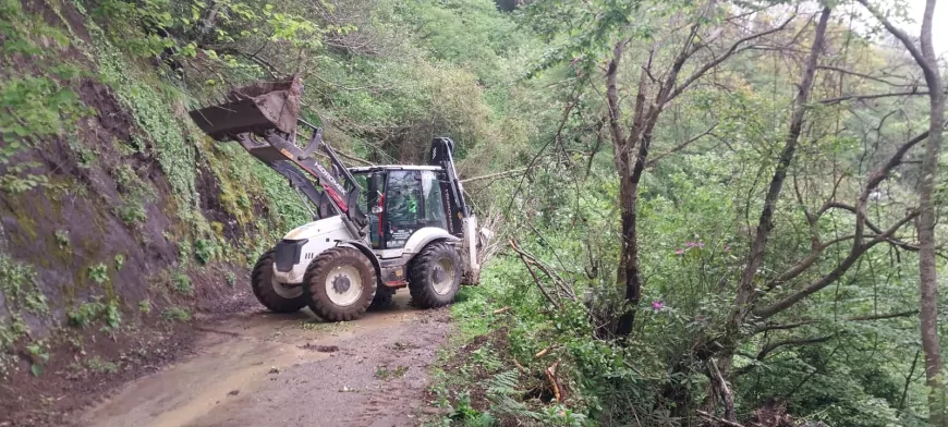 Trabzon Büyükşehir Belediyesi Sel ve Heyelan Sonrası 16 Mahalle Yolunu Yeniden Ulaşıma Açtı
