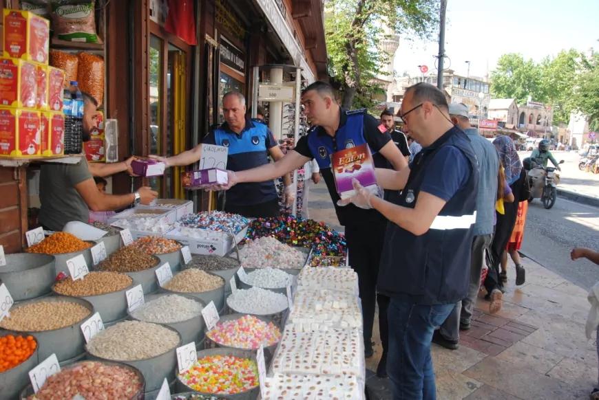 Şanlıurfa Büyükşehir Belediyesi Bayram Öncesi Şekerleme Satış Noktalarında Denetimlerini Yoğunlaştırdı