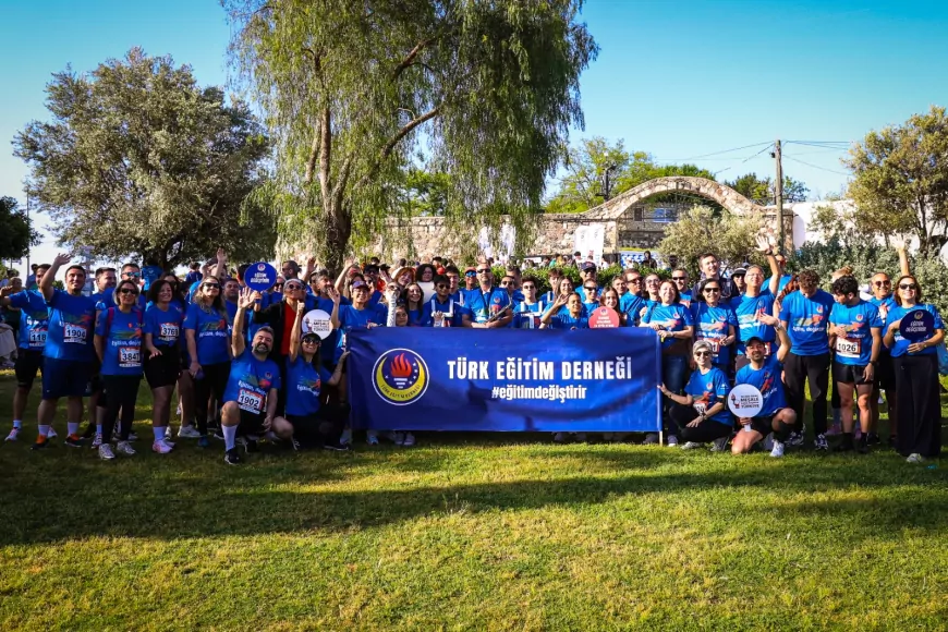Türk Eğitim Derneği İzmir Temsilciliği “Eğitim Değiştirir” Kampanyası İçin Maratonda Koştu