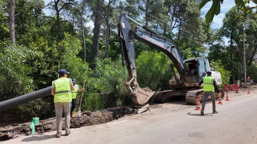 Muğla Büyükşehir Belediyesi Adaköy’de 2 Bin 150 Metrelik Kanalizasyon Hattını Tamamlayarak Projede Sona Geldi