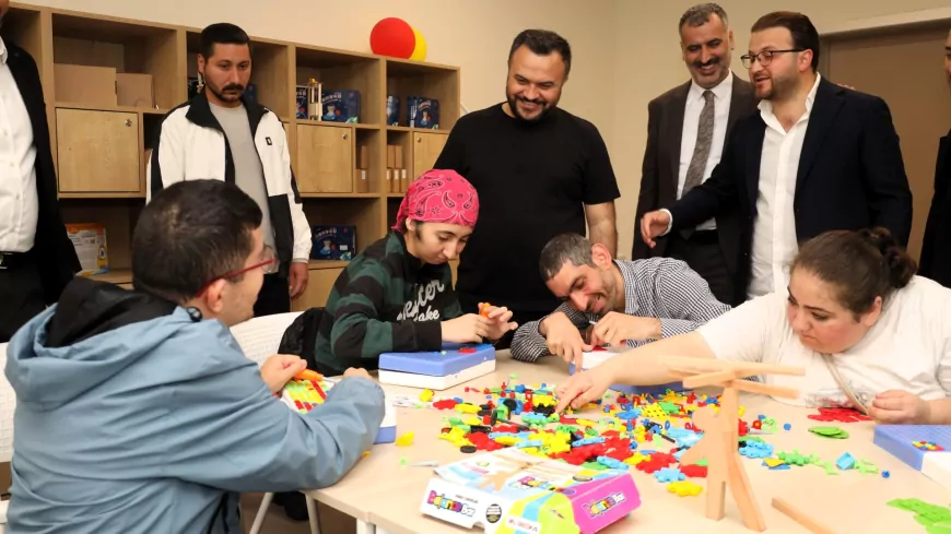 Kocaeli Büyükşehir Belediyesi’nin Vizyon Projeleri Hemşehri Dernek Başkanlarına Tanıtıldı