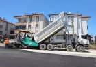 Sakarya Büyükşehir Belediyesi Karasu’da sahil trafiğini rahatlatacak 1.250 metrelik yeni güzergâhta asfalt çalışmalarına başladı
