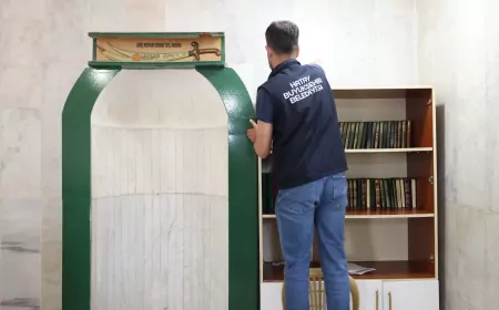 Hatay Büyükşehir Belediyesi Gadir-i Hum Bayramı Sonrasında Türbelerde Kapsamlı Temizlik Çalışması Yürüttü