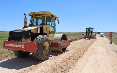 Şanlıurfa Büyükşehir Belediyesi Hilvan Kırsalında 6 Kilometrelik Yol İçin Genişletme ve İyileştirme Çalışmalarını Başlattı