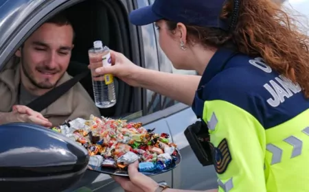İzmir Otoyol Jandarması Kurban Bayramı Trafiğinde 323 Kilometrelik Hatta Kesintisiz Denetim Yürütüyor