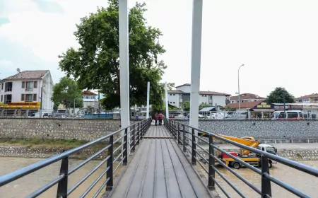 Düzce Belediye Başkanı Dr. Faruk Özlü Asar Deresi’ndeki yaya köprülerinin yenilenerek yaz aylarında tamamlanacağını açıkladı