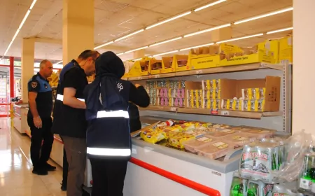 Şanlıurfa Büyükşehir Belediyesi Denetimlerinde Tarihi Geçmiş Çok Sayıda Gıda Ürünü Raflardan Kaldırıldı