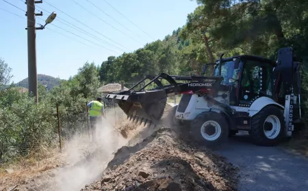 Köyceğiz Beyobası Kemerağzı Mevkii’nde 3 Bin 500 Metrelik İçme Suyu Hattı Yenilenerek Yol Güzergahına Taşınıyor