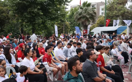 Hatay Büyükşehir Belediyesi Türkiye-Avustralya Maçını Dev Ekranda Vatandaşlarla Buluşturdu