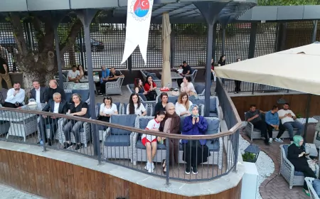 Karabük Belediyesi Yenişehir Yazlık Sineması Filenin Sultanları Maçında Binlerce Vatandaşı Buluşturdu