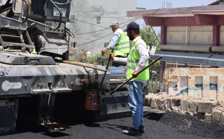 Hatay Büyükşehir Belediyesi Altınözü Keskincik Mahallesi’nde ulaşımı güçlendiren yol çalışmalarını sürdürüyor