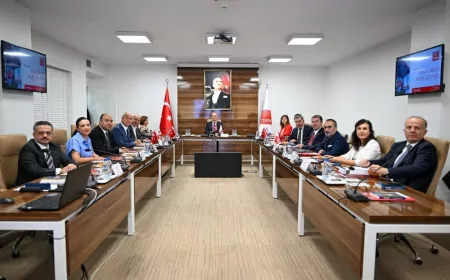 Diyarbakır Büyükşehir Belediyesi Eşbaşkanı Serra Bucak, TBB Encümen Toplantısında 2026 bütçesi ve performans programı gündemlerine katıldı