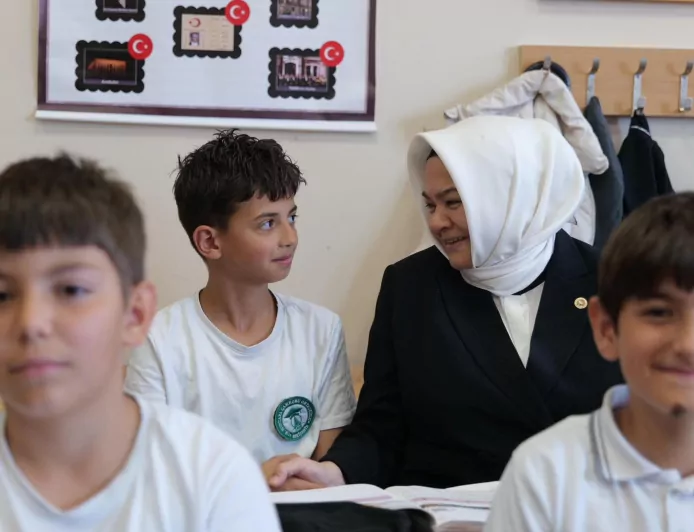 TBMM Millî Eğitim, Kültür, Gençlik ve Spor Komisyonu Başkanı Prof. Dr. Ayşen Gürcan: “Hepinize sağlıklı, huzurlu ve mutlu bir yaz tatili diliyorum”