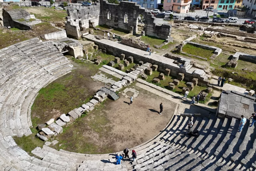 Batı Karadeniz’in Tek Antik Tiyatrosu Konuralp Bayram Tatilinde Yaklaşık 14 Bin Ziyaretçiyi Ağırladı