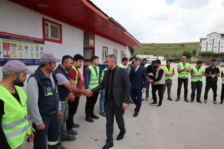 Pursaklar Belediye Başkanı Ertuğrul Çetin Bayram Sonrası Personelle Bir Araya Gelerek Teşekkür Mesajı Verdi