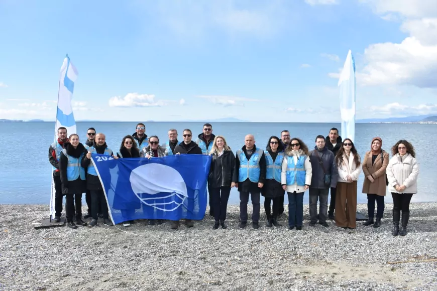 Balıkesir Büyükşehir Belediyesi Altınkum Dalyan’da deniz çöplerini bilimsel yöntemlerle izleyerek kıyı temizliği gerçekleştirdi
