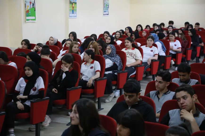 Hatay Büyükşehir Belediyesi 972 Öğrenciye Sağlıklı Beslenme ve Akran Zorbalığı Eğitimi Verdi
