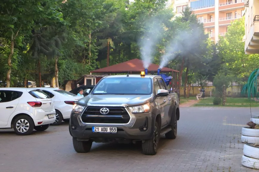 Diyarbakır Büyükşehir Belediyesi 17 İlçede Yıl Boyunca Kesintisiz İlaçlama Çalışması Yürütüyor