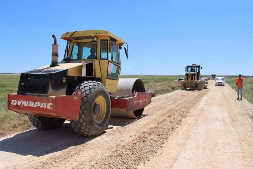 Şanlıurfa Büyükşehir Belediyesi Hilvan Kırsalında 6 Kilometrelik Yol İçin Genişletme ve İyileştirme Çalışmalarını Başlattı