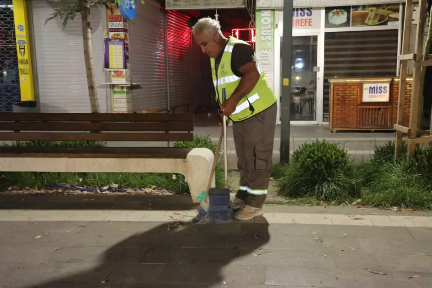 Hatay Büyükşehir Belediyesi 15 İlçede Eş Zamanlı Temizlik Çalışmalarını Sürdürüyor