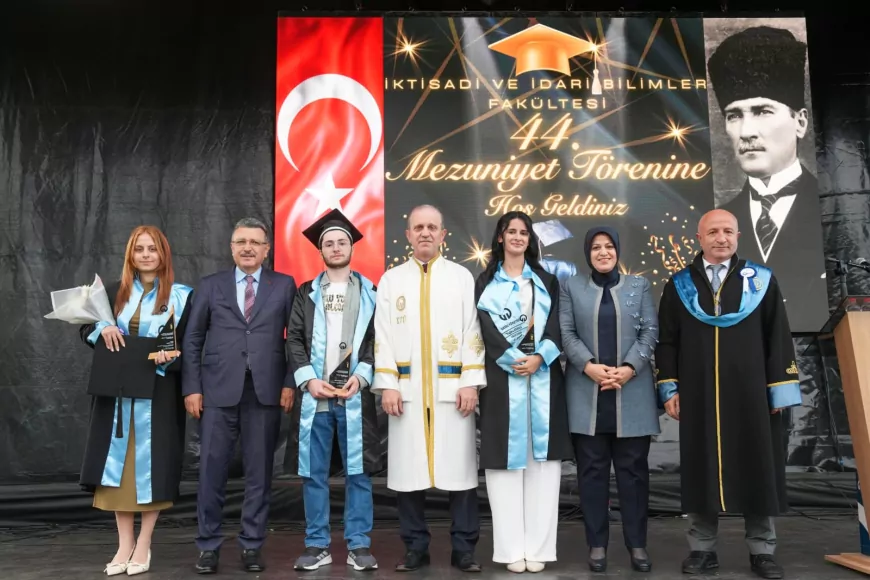Trabzon Büyükşehir Belediye Başkanı Ahmet Metin Genç: “2053 Ve 2071 Vizyonuna Gençlerimiz Yön Verecek”