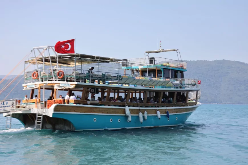 Muğla Büyükşehir Belediye Başkanı Ahmet Aras: “Şehit Ailelerimiz ve Gazilerimiz Başımızın Tacıdır”