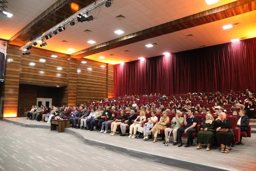 Van Büyükşehir Belediyesinin Düzenlediği Programda Prof. Dr. İsmail Hakkı Aydın Okurlarıyla Buluştu