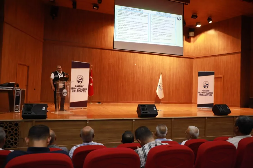 Hatay Büyükşehir Belediyesi Arsuz’da Turunçgil Üreticilerine Verim ve Kalite Odaklı Eğitim Verdi
