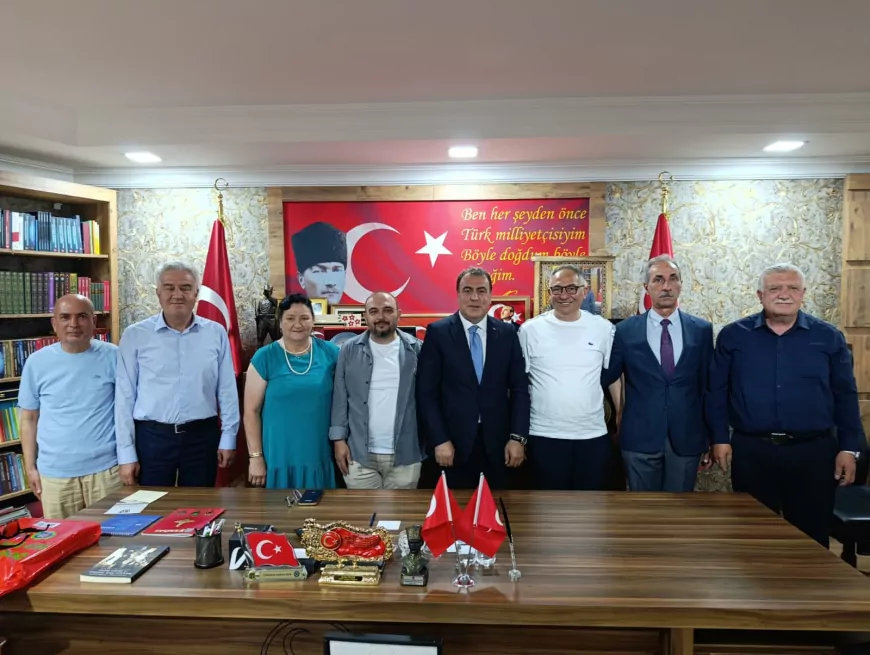 MHP Eskişehir İl Başkanı Ayhan Sezer Çiftelerliler Derneği Yönetimini Ağırladı