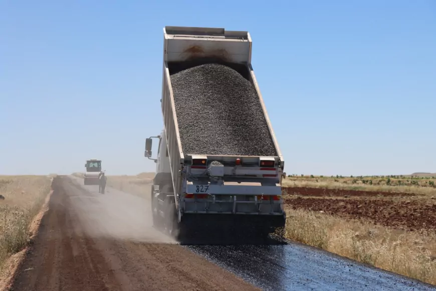 Şanlıurfa Büyükşehir Belediyesi Hilvan ve Haliliye’yi Bağlayan 7,7 Kilometrelik Grup Yolunu Yeniledi