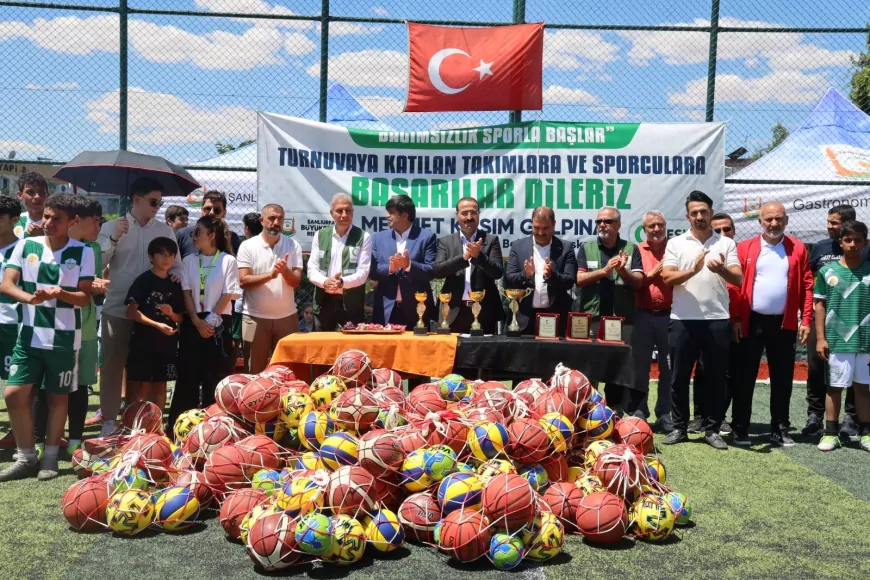 Şanlıurfa Büyükşehir Belediyesi ve Yeşilay İş Birliğinde Düzenlenen Futbol Turnuvasında Şampiyon Katar İmam Hatip Ortaokulu Oldu