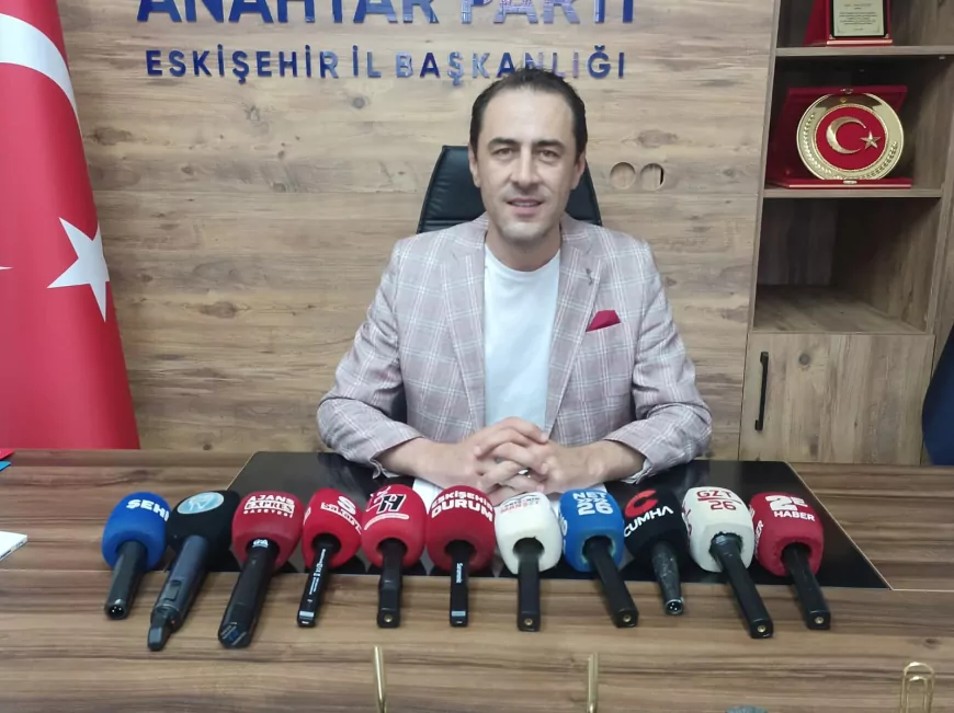 Türkiye Sağlık İş Sendikası Eskişehir İl Başkanı Uğur Özatak: “Sağlık Emeği Satılık Değildir, Hediye Değil Hak İstiyoruz”