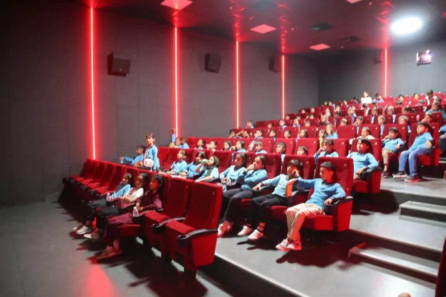 Van Büyükşehir Belediyesi 8 Bin Öğrenciyi Hz Muhammed’in Hayatını Anlatan Filmle Sinemada Buluşturdu