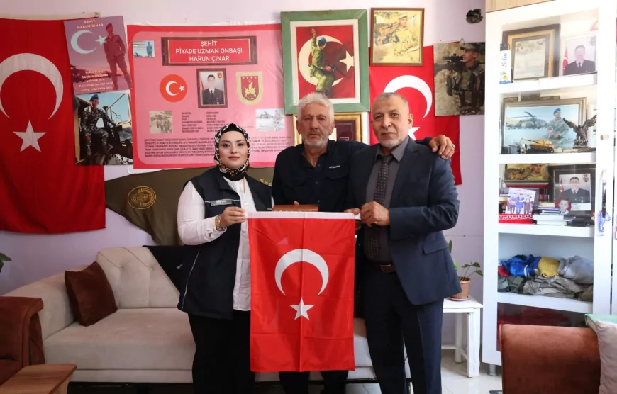 Hatay Büyükşehir Belediyesi Babalar Günü Öncesinde Şehit Babalarını Ziyaret Etti