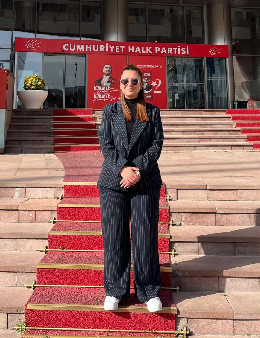 CHP Tepebaşı İlçe Gençlik Kolları: “Üniversiteye Yerleşmek Gençler İçin Gelecek Kaygısının Başlangıcı Olmamalı”