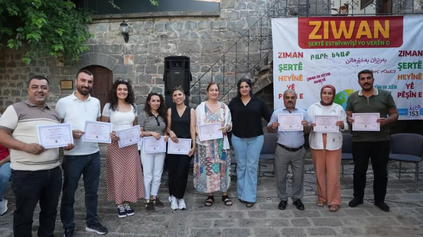 Diyarbakır Büyükşehir Belediyesinin Çok Dilli Dil Kurslarını Tamamlayan 100 Kursiyere Belgeleri Verildi