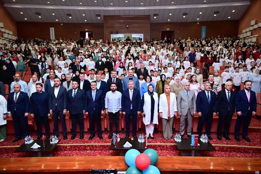 TÜGVA Genel Başkanı İbrahim Beşinci’nin Katıldığı Lansmanda Fatih Dönmez: “Gençler Teknolojiyi Kullansın Ama Kölesi Olmasın”