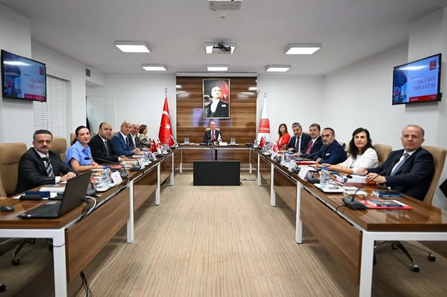 Diyarbakır Büyükşehir Belediyesi Eşbaşkanı Serra Bucak, TBB Encümen Toplantısında 2026 bütçesi ve performans programı gündemlerine katıldı