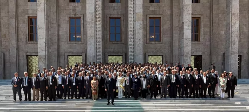MHP Eskişehir İl Başkanı Ayhan Sezer, Devlet Bahçeli ile görüştü, Eskişehir teşkilatları TBMM Grup Toplantısı'na katıldı