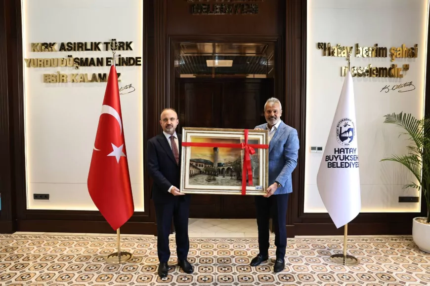 Hatay Büyükşehir Belediye Başkanı Mehmet Öntürk: “Hatay’ımıza olan destekleri ve nazik ziyaretleri için Sayın Bakan Yardımcımıza teşekkür ediyorum”