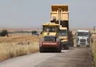 Şanlıurfa Büyükşehir Belediyesi Siverek'te 13 Kilometrelik Kırsal Yol Güzergahını Sathi Asfalt Kaplama Çalışmasıyla Yeniliyor