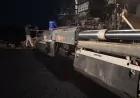 Şanlıurfa Büyükşehir Belediyesi Bozova-OSB Grup Yolunda Gece Mesaisiyle Sıcak Asfalt Çalışmalarını Sürdürüyor