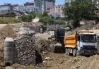 Hatay Büyükşehir Belediyesi Asi Taşkın Koruma Projesi kapsamında HATSU koordinasyonunda altyapı ve dere ıslahı çalışmaları sürüyor