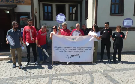 Odunpazarı Kent Konseyi Afet Çalışma Grubu yaz aylarında boğulma, yangın, zehirlenme ve kayıp vakalarına karşı vatandaşlara dikkat çağrısı yaptı