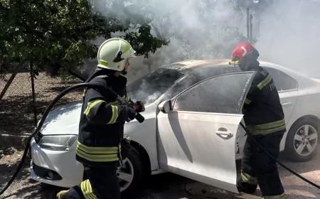 Fethiye Tuzla Mahallesi'nde Park Halindeki Araç Yangını İtfaiye Müdahalesiyle Söndürüldü