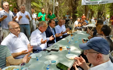 MHP Eskişehir İl Başkanı Ayhan Sezer, Şeker-İş Sendikası'nın Pilav Günü Etkinliğinde Emekçilerle Bir Araya Geldi